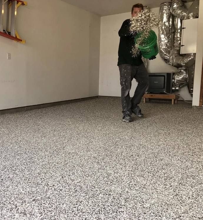 Installer broadcasting decorative flake